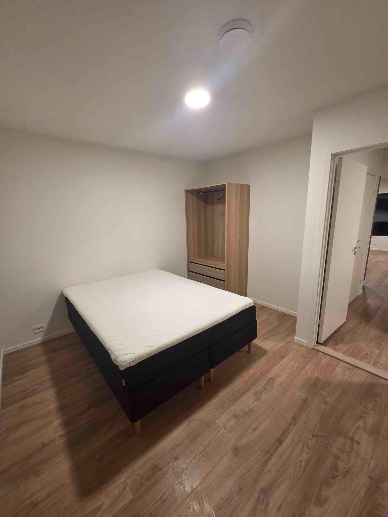 seng er lagt ut på finn, skap er solgt